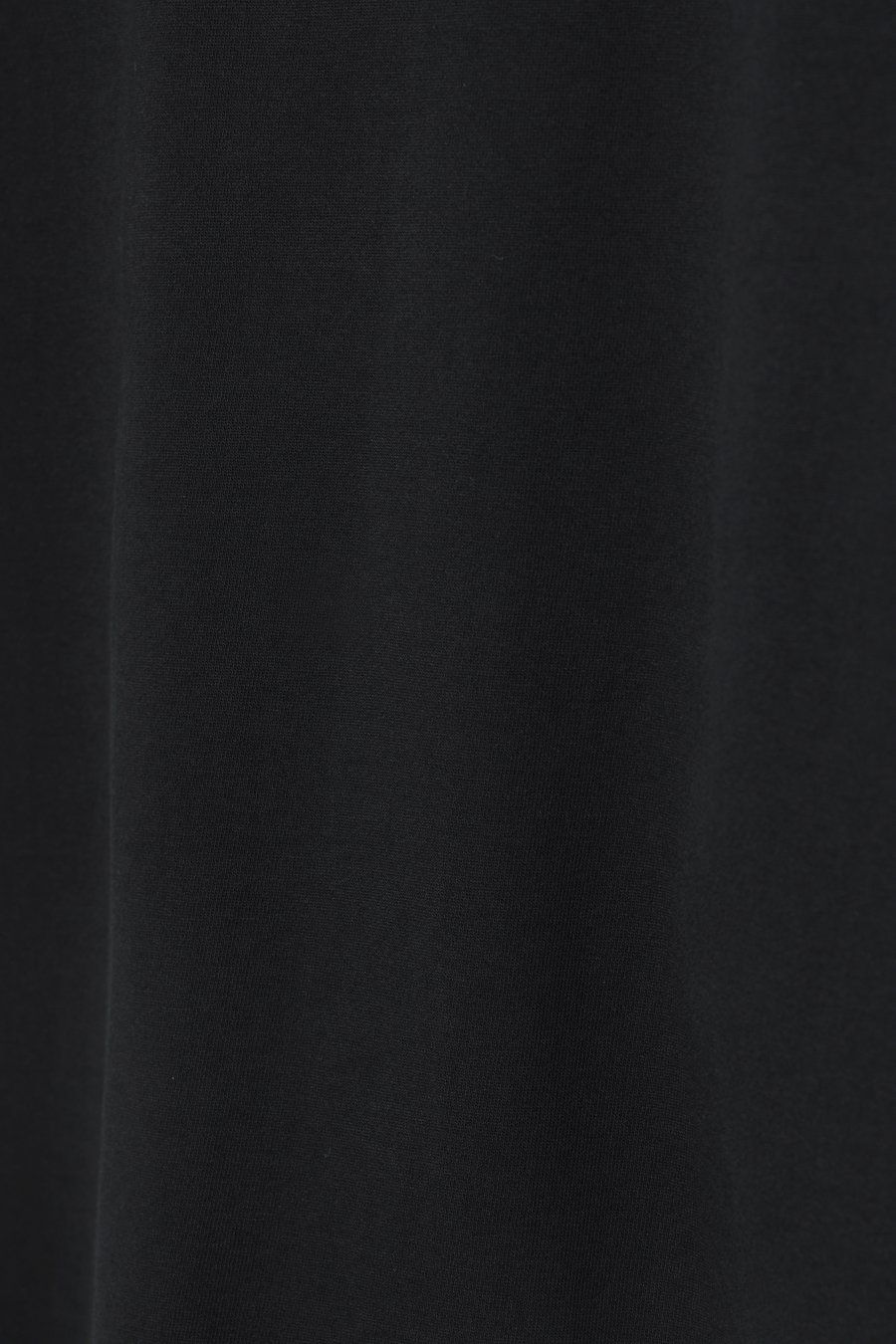 인사일런스(IN SILENCE) 라이트웨이트 패널 스웨트셔츠 BLACK