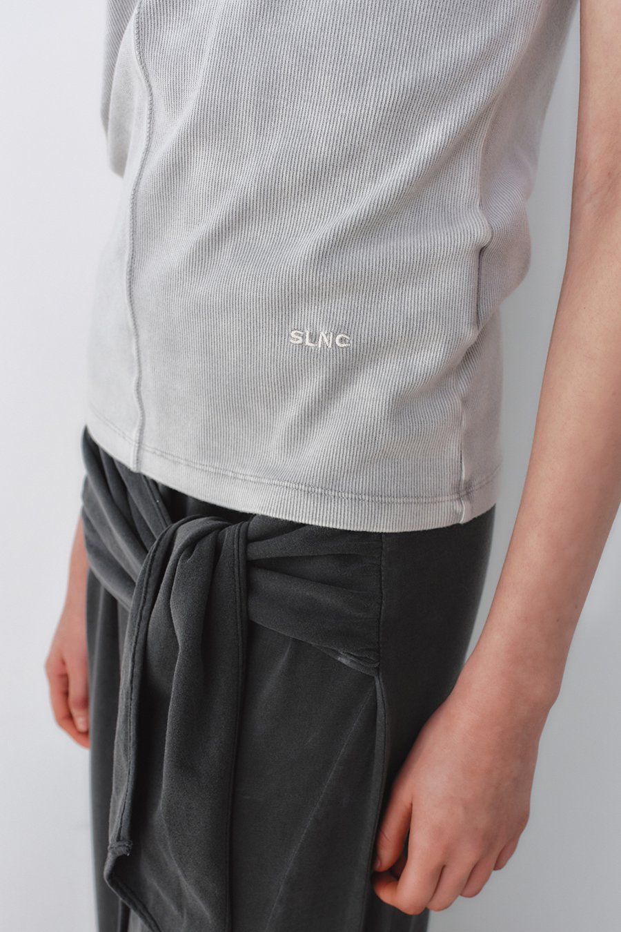 [INSILENCE] Necklace Detachable Sleeveless /追跡付 MUSINSA | INSILENCE WOMEN NECKLACE DETACHABLE SLEEVELESS