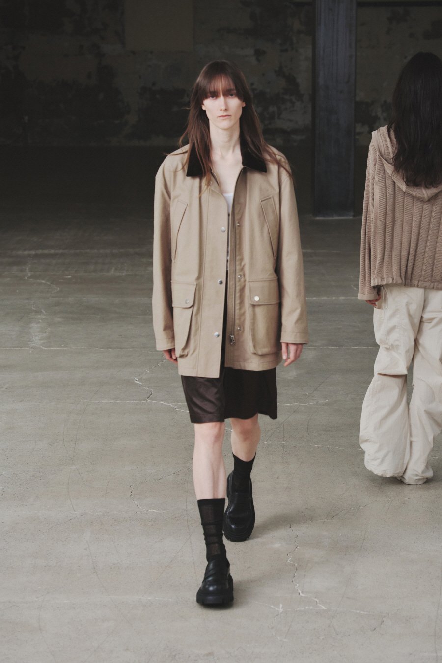 MUSINSA公式 | INSILENCE WOMEN Duck Canvas Chore Jacket BEIGE