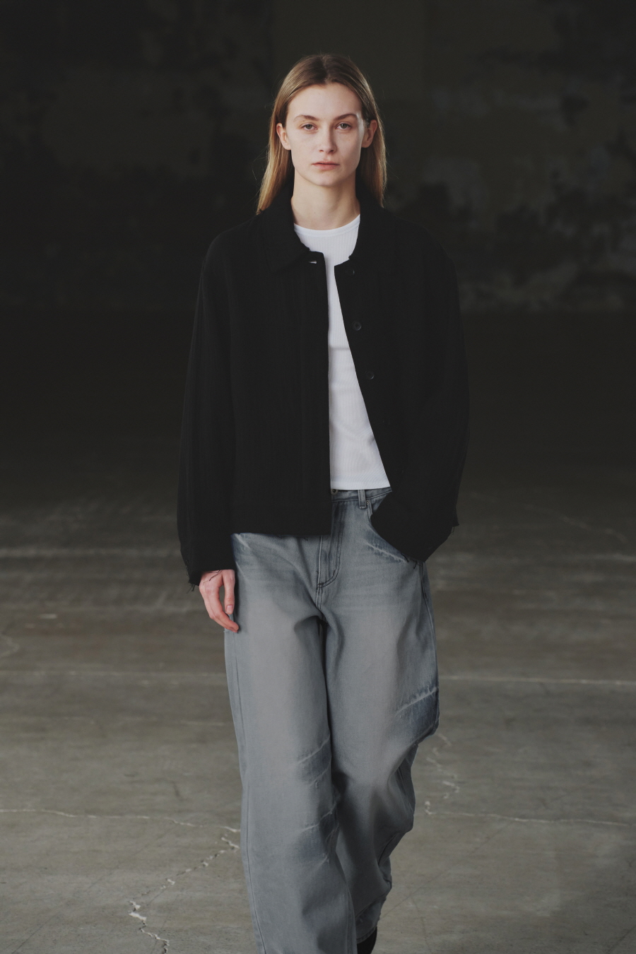 [INSILENCE] DOUBLE GAUZE CUT OFF JUMPER /追跡付 MUSINSA公式 | INSILENCE WOMEN Double Gauze Cut-Off Jumper BLACK