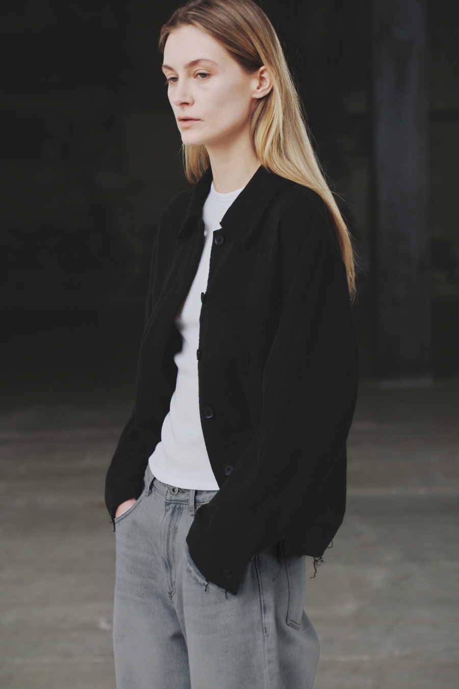MUSINSA公式 | INSILENCE WOMEN Double Gauze Cut-Off Jumper BLACK