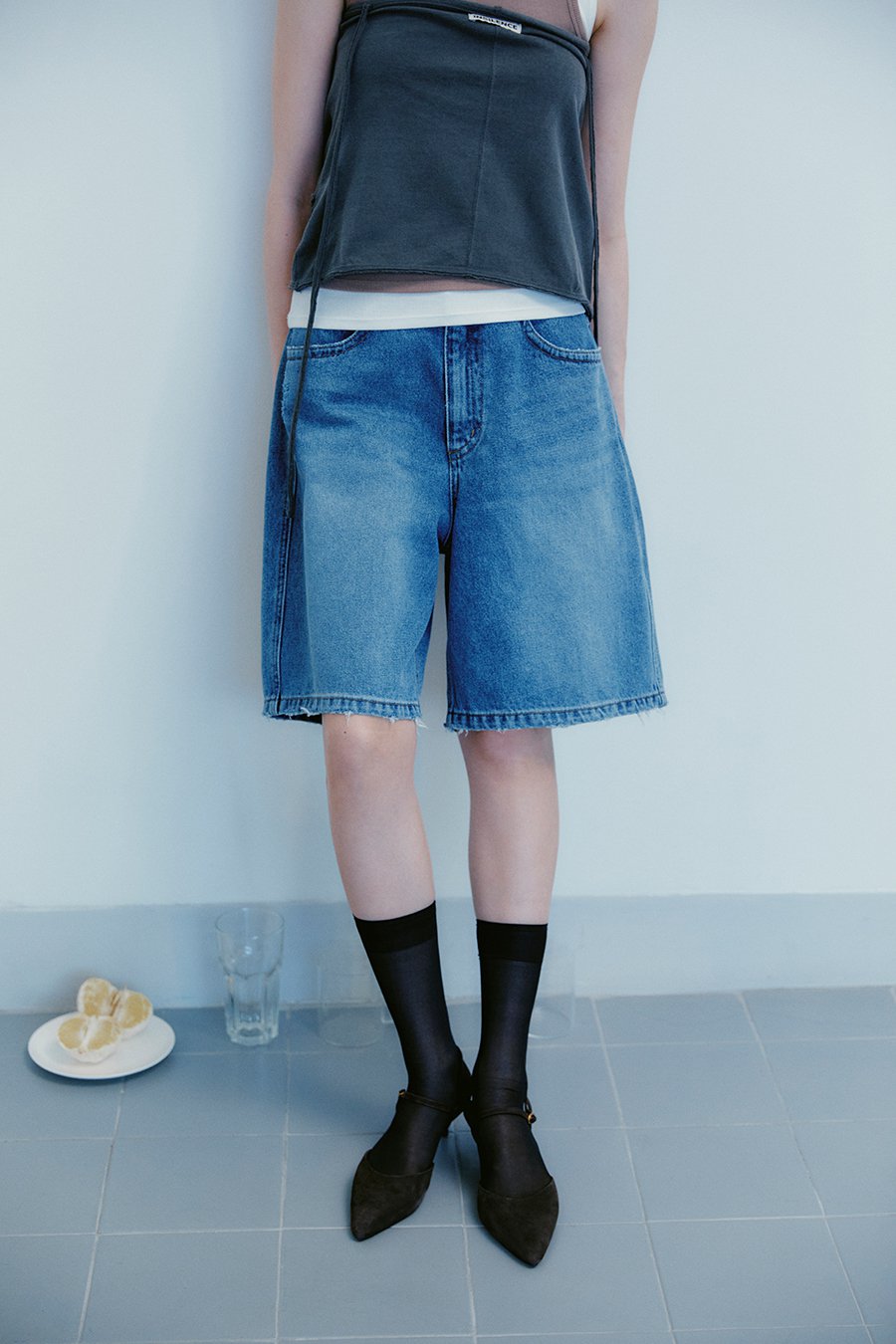 MUSINSA | INSILENCE WOMEN [CALIK] Wide Bermuda Denim Pants BLUE