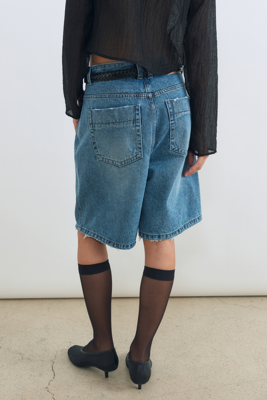 MUSINSA | INSILENCE WOMEN [CALIK] Wide Bermuda Denim Pants BLUE